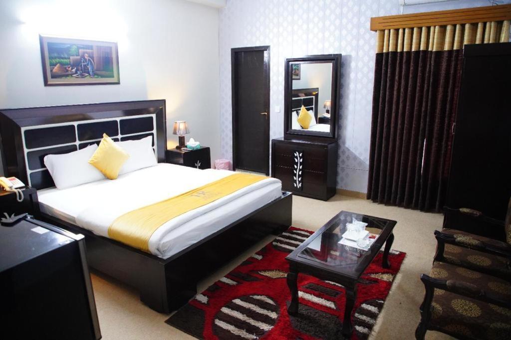 Hotel Red Line อิสลามาบัด ภายนอก รูปภาพ